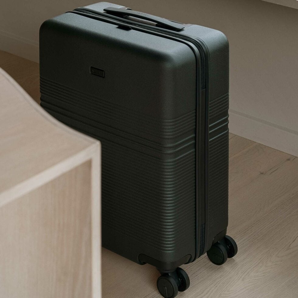 Essential Carry-On Suitcase | NORTVI | Black | Premium luggage