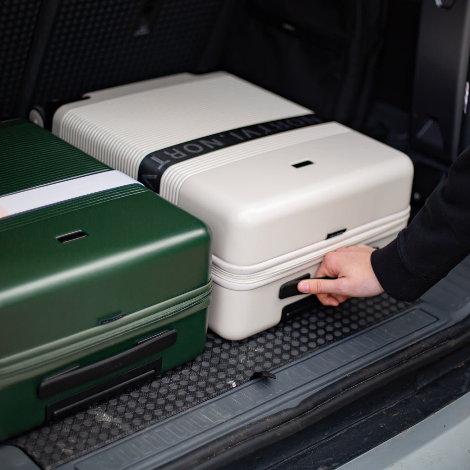 NORTVI sustainable design suitcase Rainforest Green Essential 36 L gemaakt van duurzaam materiaal.